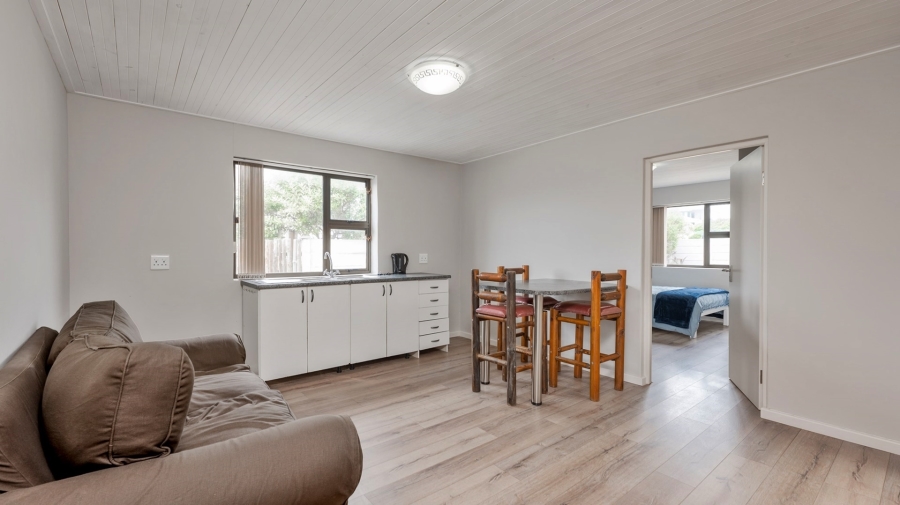 6 Bedroom Property for Sale in Agulhas Western Cape